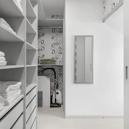 Apartment Premium With Balcony And Parking *