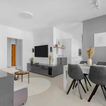 Premium With Balcony And Parking Bratislava