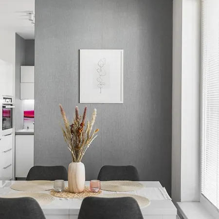 Apartment Premium With Balcony And Parking *