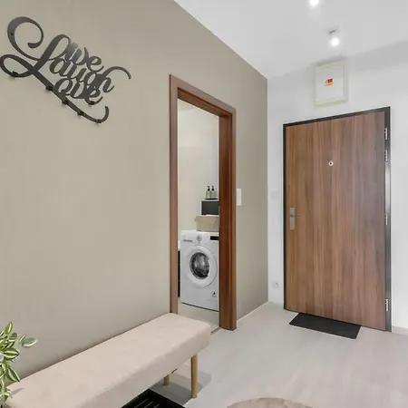 Premium With Balcony And Parking Pressburg