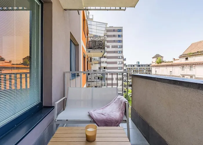 Premium With Balcony And Parking 아파트 *
