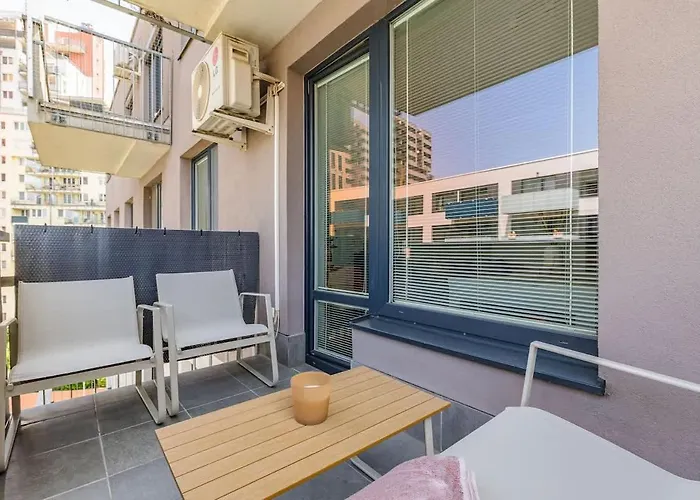 Premium With Balcony And Parking 브라티슬라바