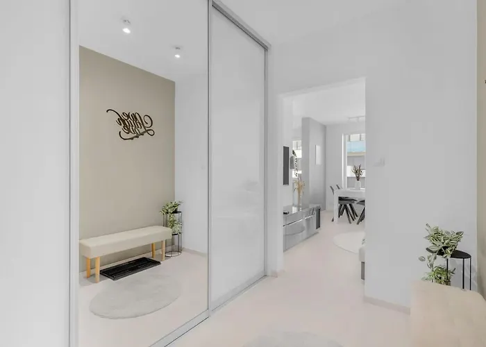 Premium With Balcony And Parking 아파트 *